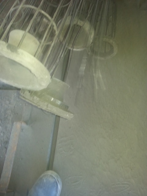 有客戶咨詢問除塵布袋更換了需要更換除塵器骨架嗎？